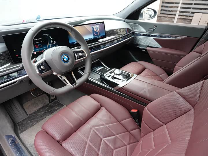 Фото 9 - BMW i7