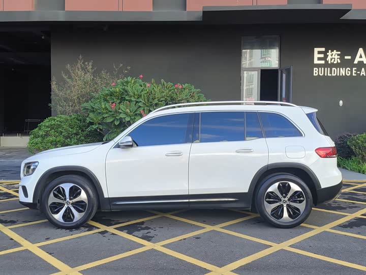 Фото 6 - Mercedes-Benz GLB-Class