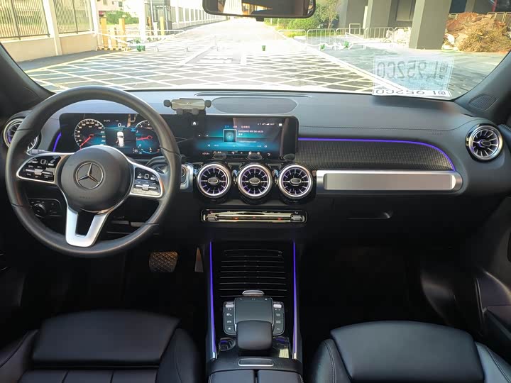 Фото 9 - Mercedes-Benz GLB-Class
