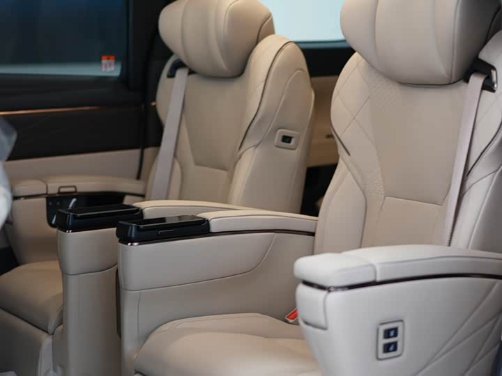 Фото 5 - Toyota Alphard