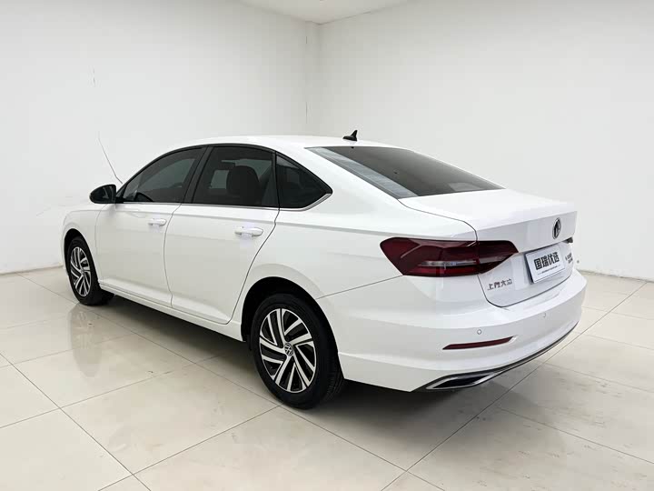 Фото 4 - Volkswagen Lavida