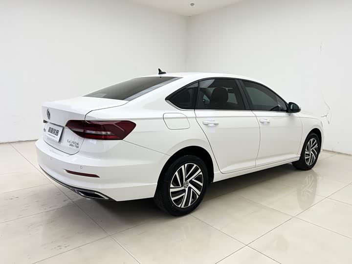 Фото 6 - Volkswagen Lavida