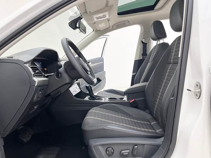 Фото 7 - Volkswagen Lavida