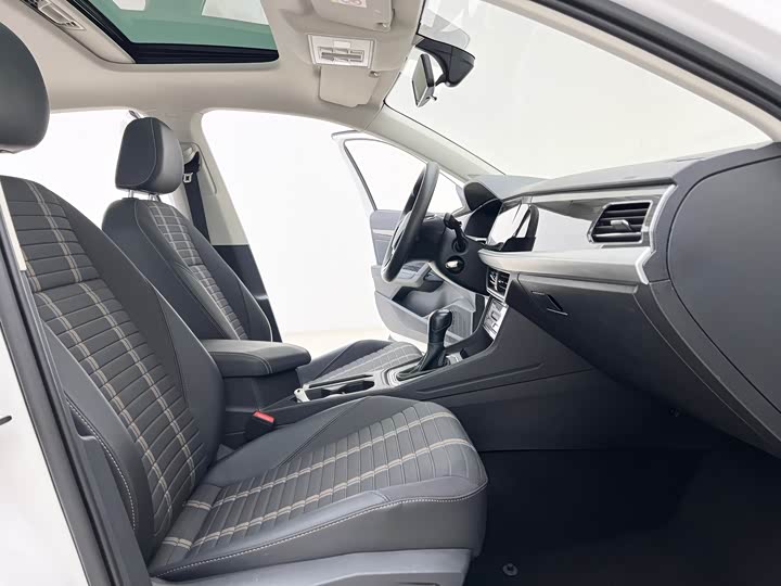 Фото 9 - Volkswagen Lavida