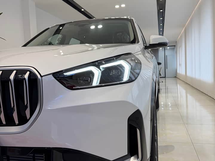 Фото 3 - BMW X1