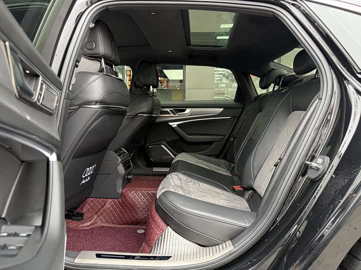 Фото 4 - Audi A6L