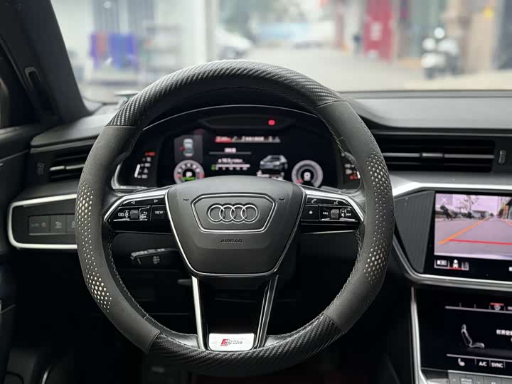 Фото 7 - Audi A6L
