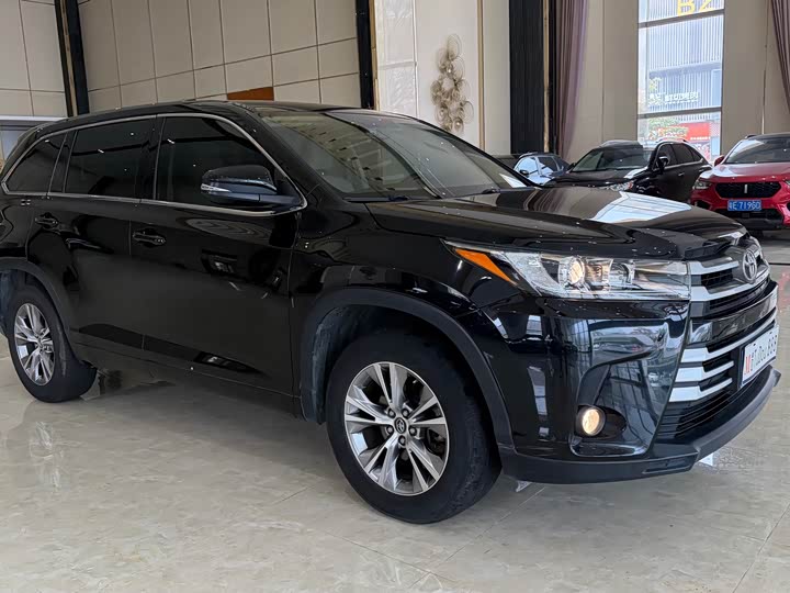 Фото 4 - Toyota Highlander