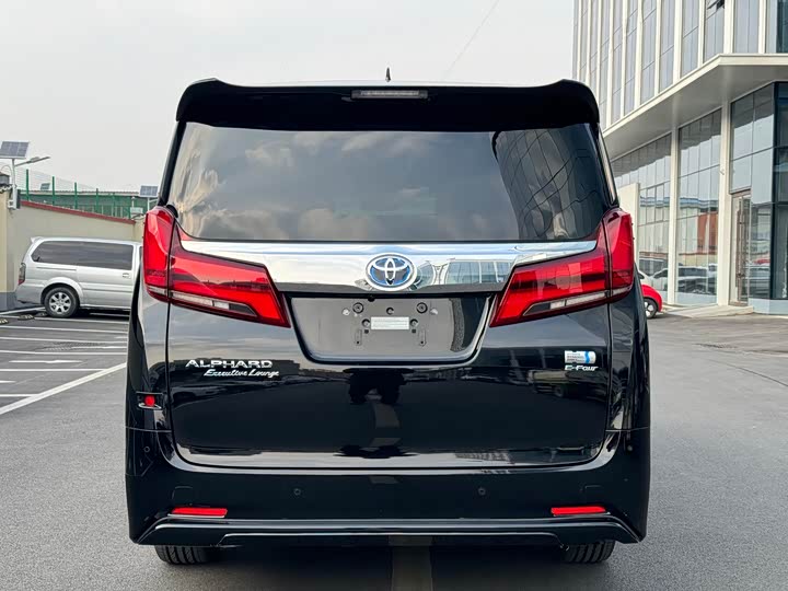Photo 4 - Toyota Alphard
