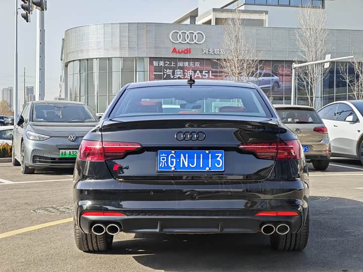 Фото 4 - Audi S4