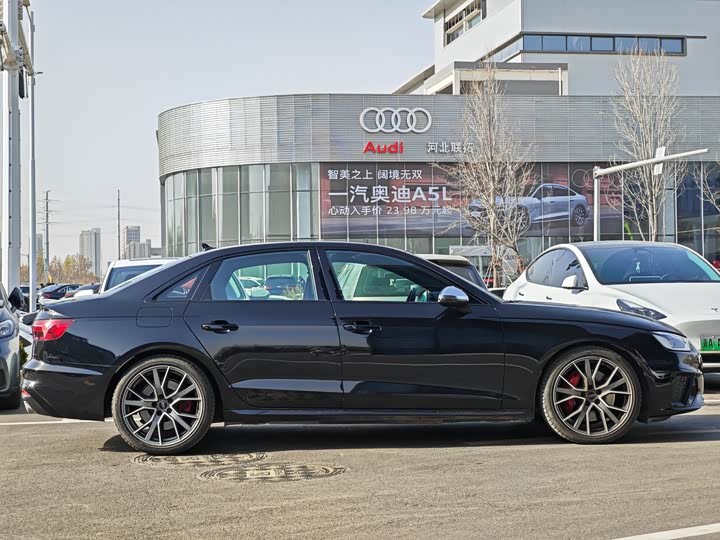 Фото 5 - Audi S4