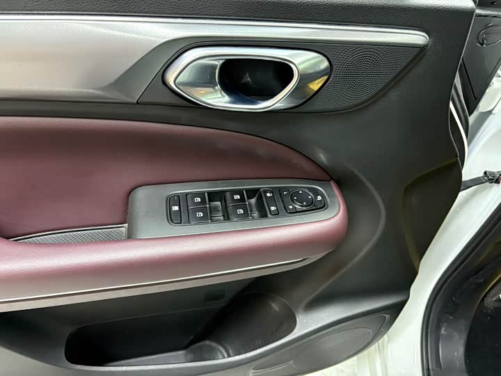 Фото 7 - GAC Trumpchi M6