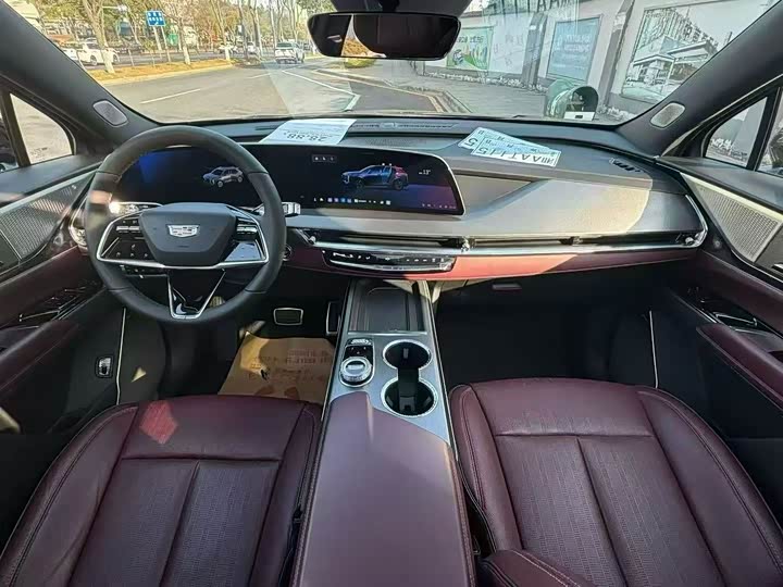 Фото 5 - Cadillac XT5