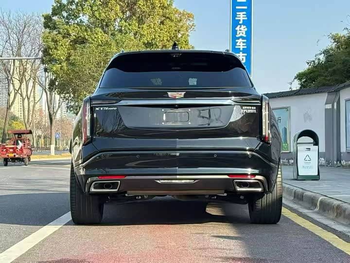 Фото 8 - Cadillac XT5