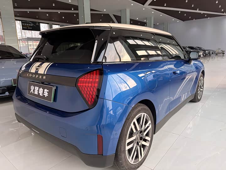 Фото 7 - Mini Cooper