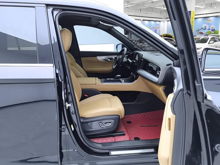 Фото 8 - GAC Trumpchi GS8