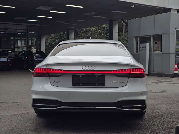 Фото 5 - Audi A7