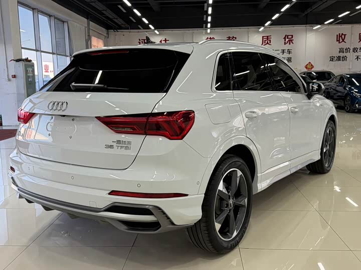 Фото 6 - Audi Q3