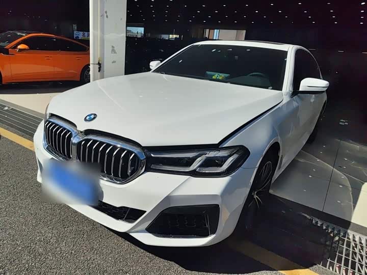 Фото 2 - BMW 5 Series