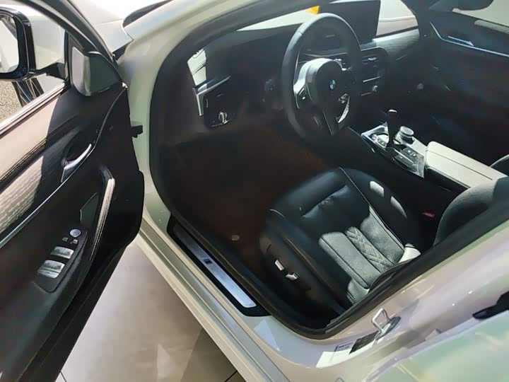 Фото 4 - BMW 5 Series