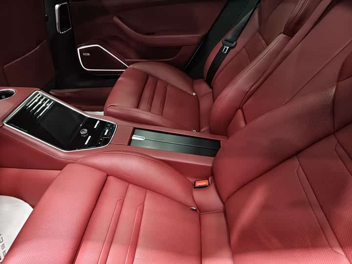 Photo 8 - Porsche Panamera