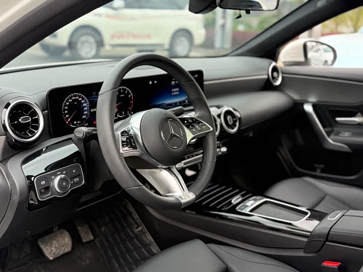 Фото 7 - Mercedes-Benz A-Class