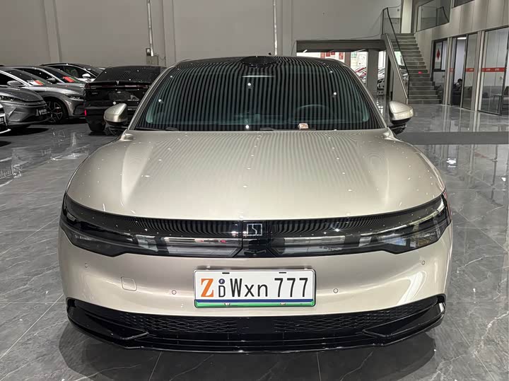 Фото 3 - Zeekr 007