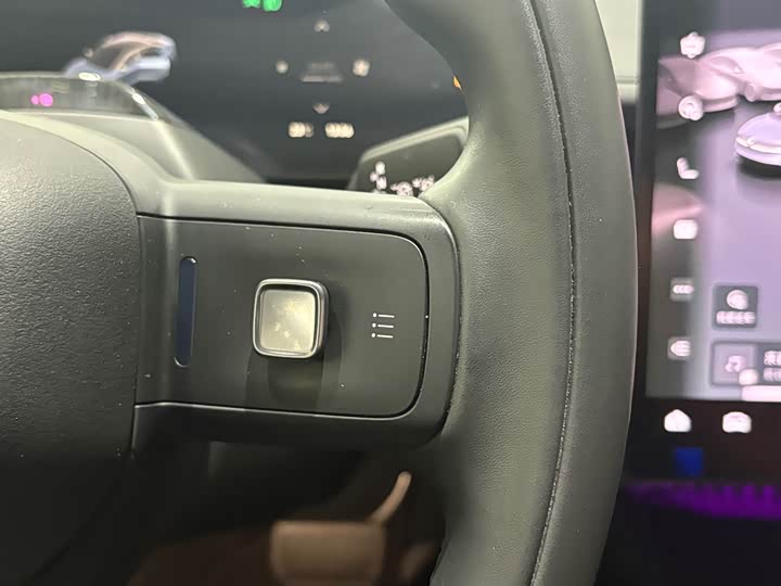 Фото 9 - Zeekr 007