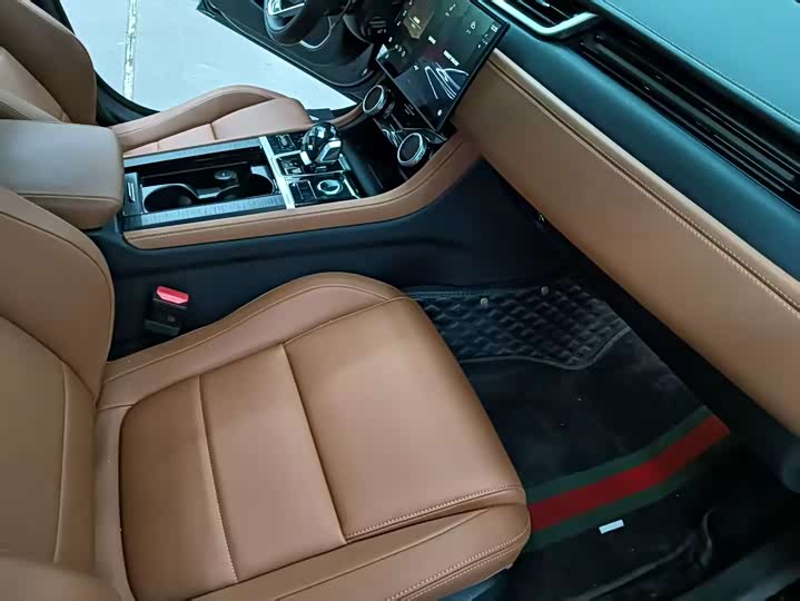 Photo 8 - Jaguar XF L