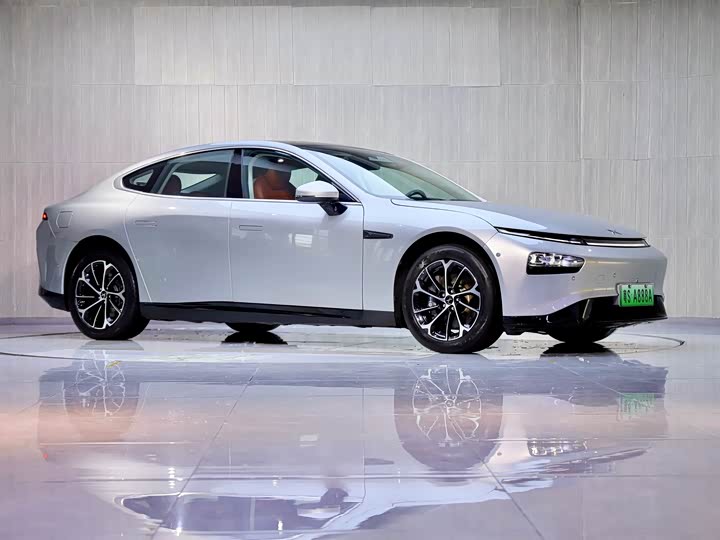 Фото 3 - XPeng P7