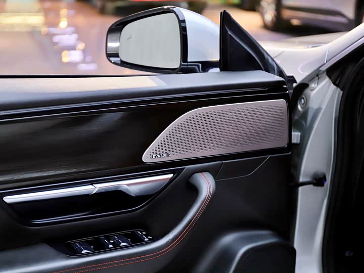 Фото 8 - XPeng P7