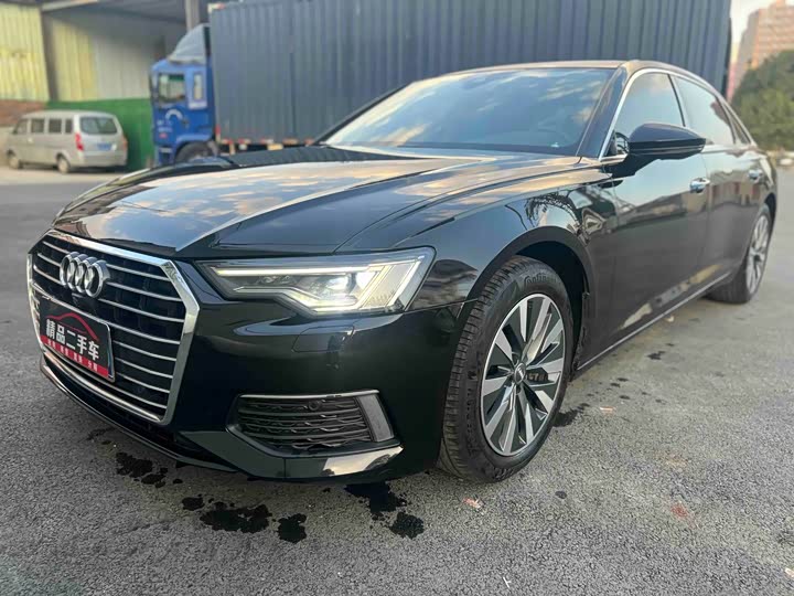 Фото 1 - Audi A6L