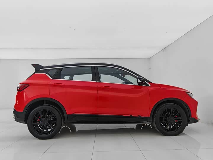 Фото 8 - Geely Coolray