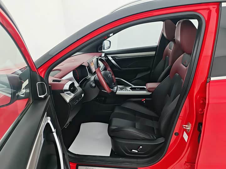 Фото 9 - Geely Coolray