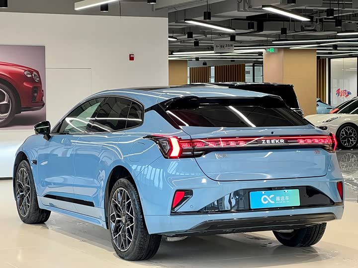 Фото 5 - Zeekr 001
