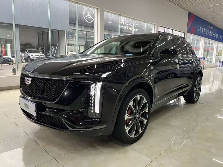 Фото 1 - Cadillac XT5