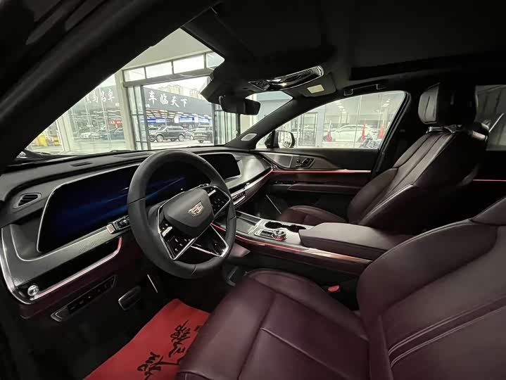 Фото 6 - Cadillac XT5