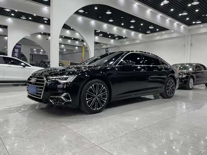 Фото 1 - Audi A6L