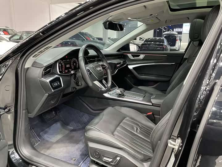 Фото 4 - Audi A6L