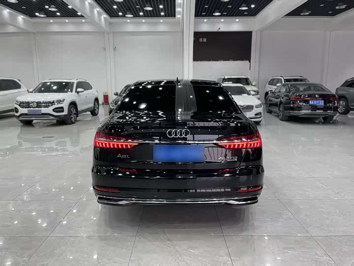 Фото 8 - Audi A6L