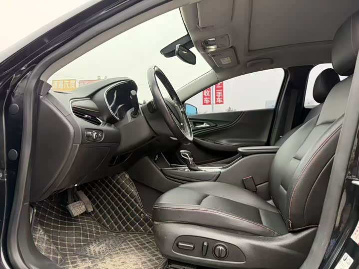 Фото 4 - Chevrolet Malibu XL