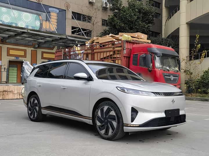 Фото 2 - Dongfeng Yipai eπ 008