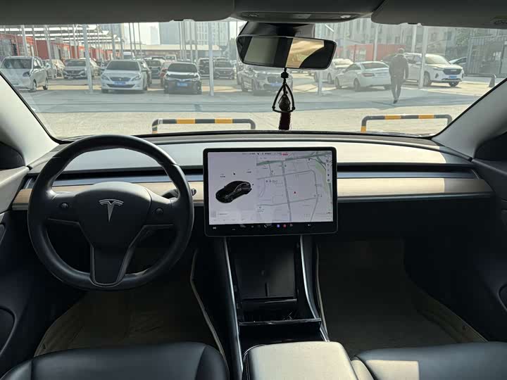 Фото 5 - Tesla Model 3