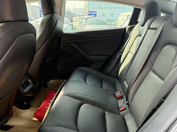 Фото 6 - Tesla Model 3