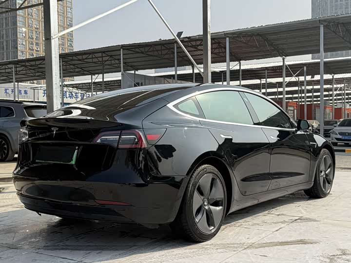 Фото 7 - Tesla Model 3
