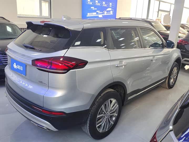 Фото 3 - Geely Atlas