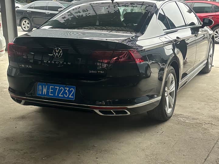 Фото 5 - Volkswagen Magotan