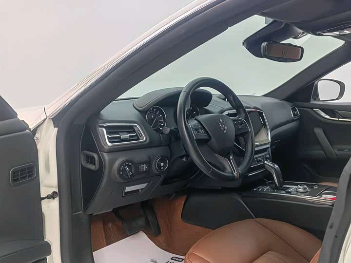 Фото 7 - Maserati Ghibli