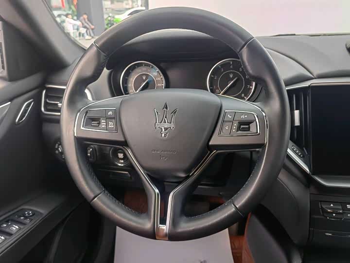 Фото 8 - Maserati Ghibli