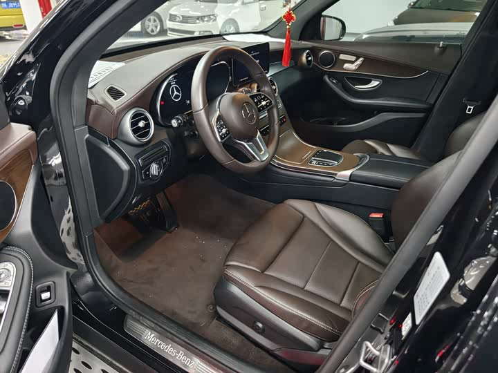 Photo 4 - Mercedes-Benz GLC-Class